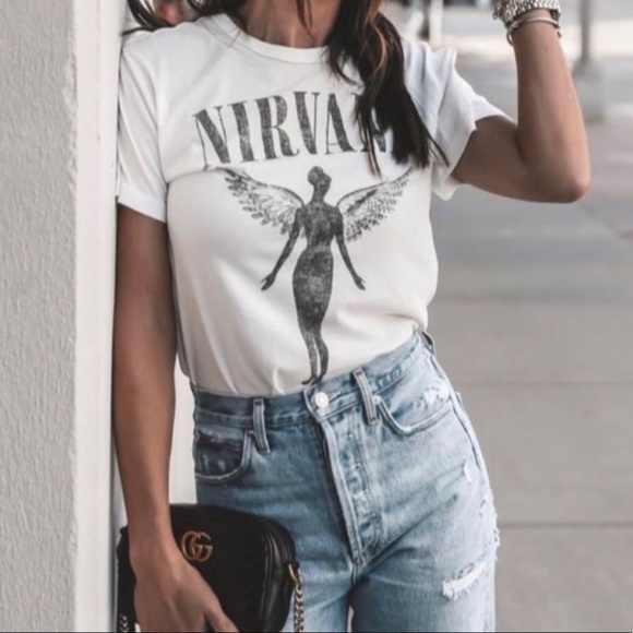 Tops - Nirvana Vintage look Wings graphic tee